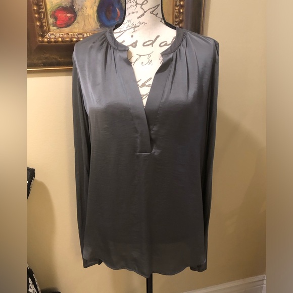 Vince mixed materials of soft modal cashmere poly long sleeve deep v neck top - Picture 1 of 9